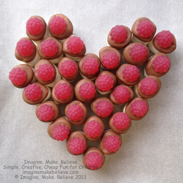 Sweet Heart Valentine - Valentine's Day, Feast of Saint Valentine, valentine heart, recipe, valentine food, marshmallows, chocolate, candy, lollies, fruit, party food, gluten free, nut free